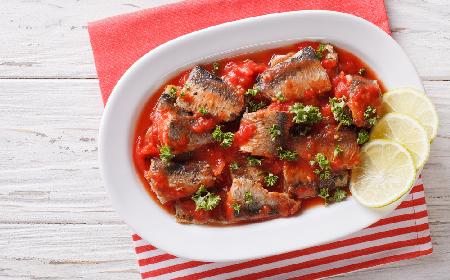 Mintaj w pomidorach i tymianku - aromatyczne i pożywne danie rybne