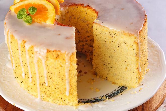 Babka piegusek - przepis na babkę z białek z makiem, tak pyszną, że trudno się oprzeć!